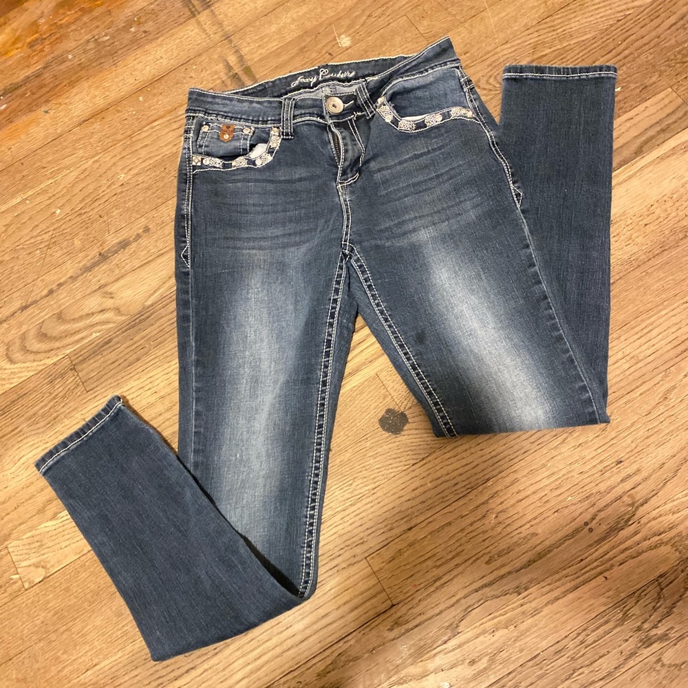Sexy Couture/ size 9 / skinny/ bling back pockets / true fit
